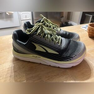 Woman’s Altra Torin 3 Gray and Lime Running Shoes 8.5